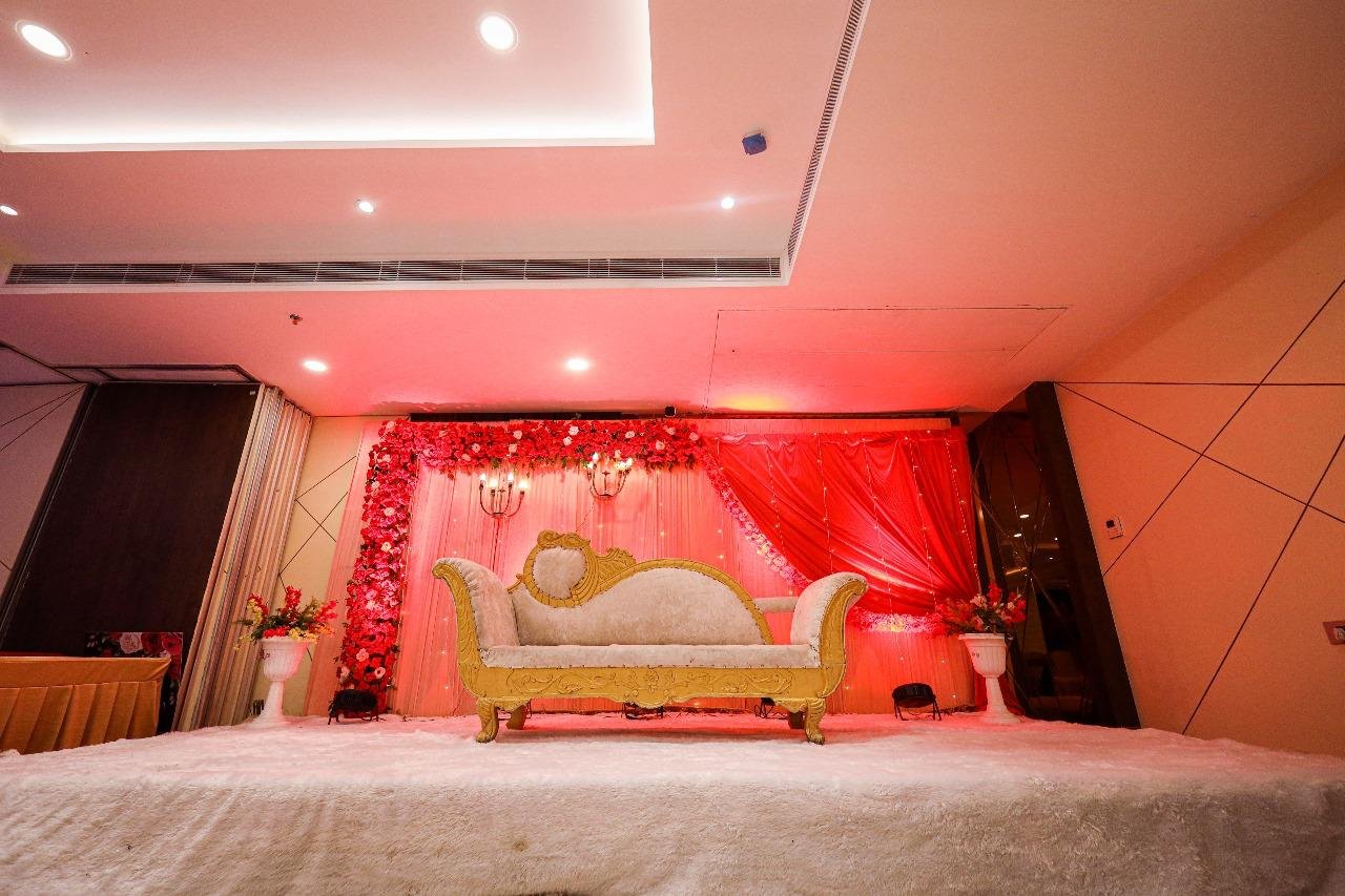 Royal Wedding Stage with Gold Couch